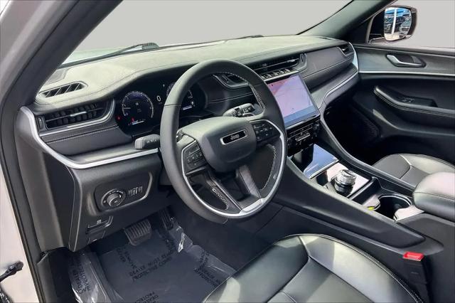 2025 Jeep Grand Cherokee Limited 4x2
