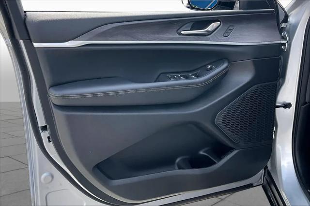 2025 Jeep Grand Cherokee Limited 4x2