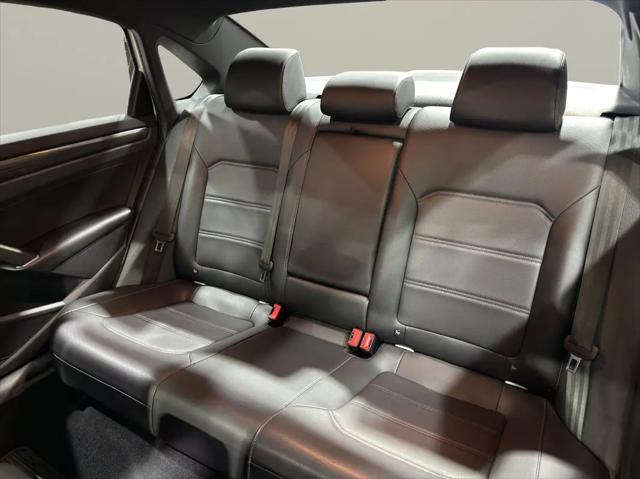 2021 Volkswagen Passat 2.0T R-Line