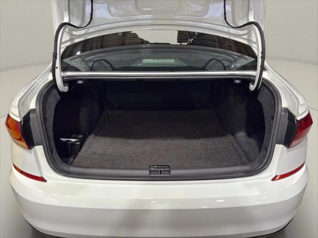 2021 Volkswagen Passat 2.0T R-Line