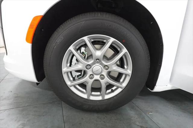2027 Chrysler Pacifica Select