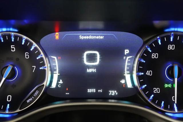 2027 Chrysler Pacifica Select