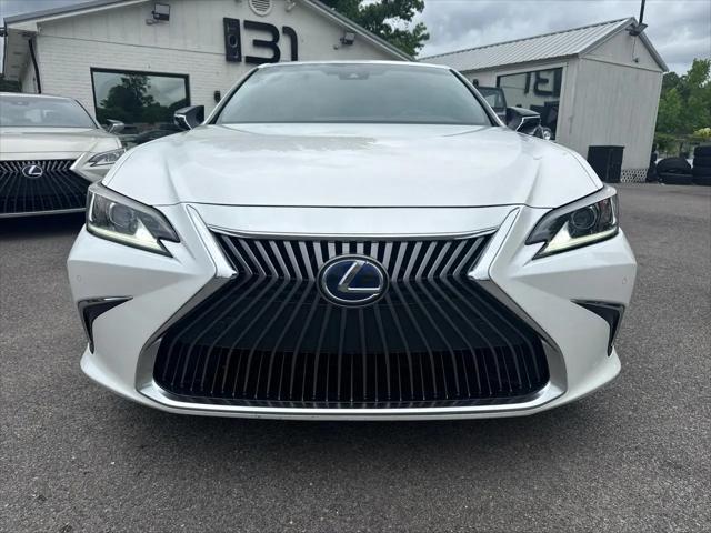2019 Lexus ES 300h Ultra Luxury