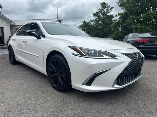 2019 Lexus ES 300h Ultra Luxury