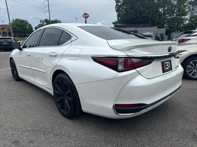 2019 Lexus ES 300h Ultra Luxury