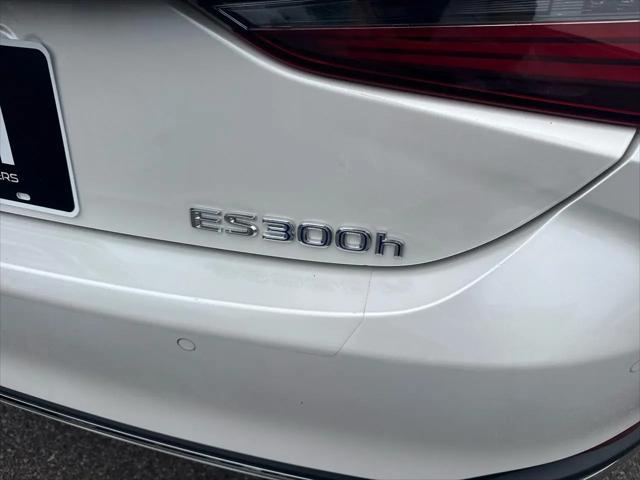 2019 Lexus ES 300h Ultra Luxury