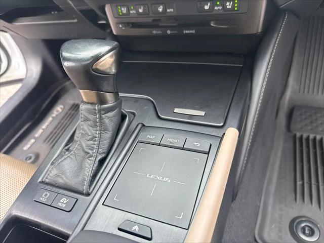 2019 Lexus ES 300h Ultra Luxury