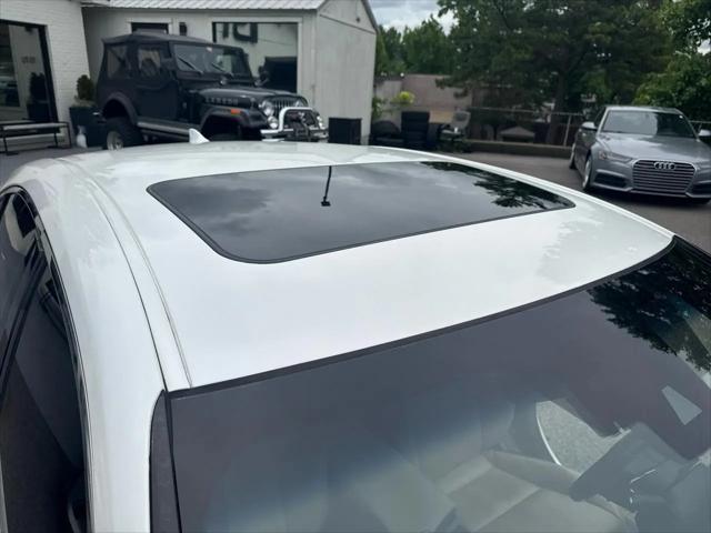 2019 Lexus ES 300h Ultra Luxury