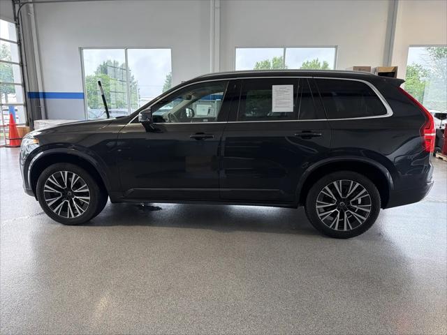 2022 Volvo XC90 T5 Momentum 7 Passenger