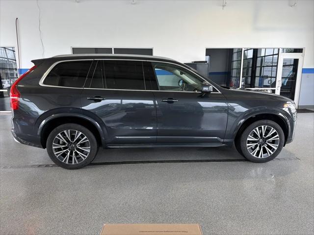 2022 Volvo XC90 T5 Momentum 7 Passenger
