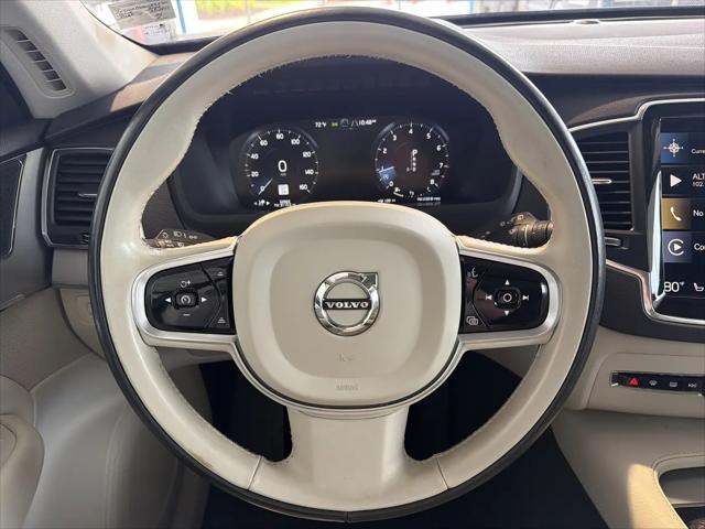 2022 Volvo XC90 T5 Momentum 7 Passenger
