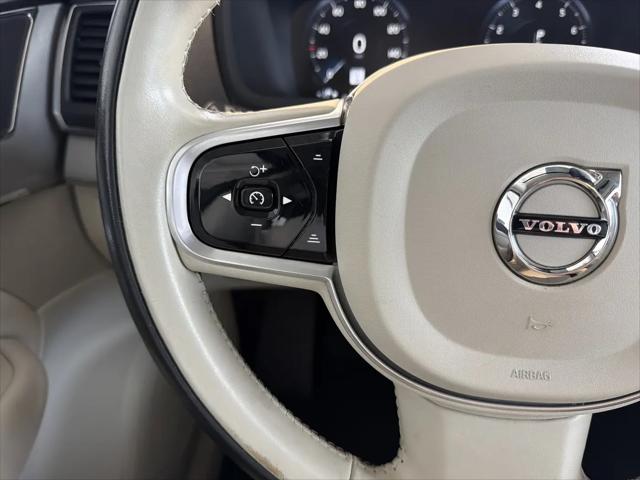 2022 Volvo XC90 T5 Momentum 7 Passenger