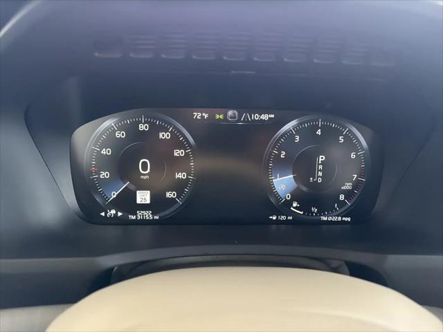 2022 Volvo XC90 T5 Momentum 7 Passenger