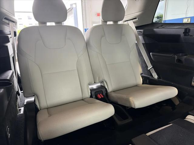 2022 Volvo XC90 T5 Momentum 7 Passenger