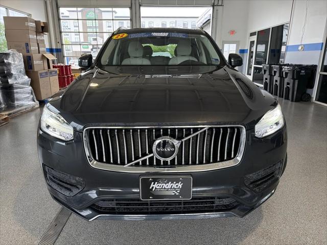 2022 Volvo XC90 T5 Momentum 7 Passenger