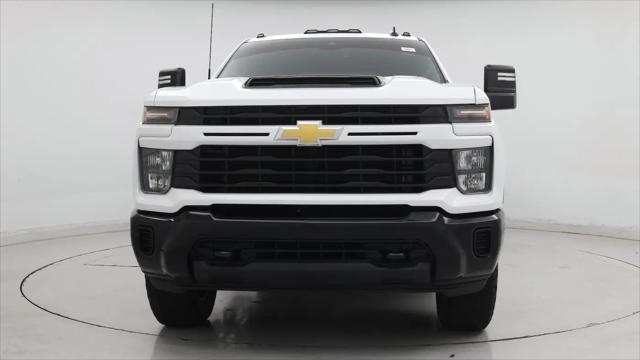 2024 Chevrolet Silverado 2500HD 4WD Crew Cab Standard Bed Custom