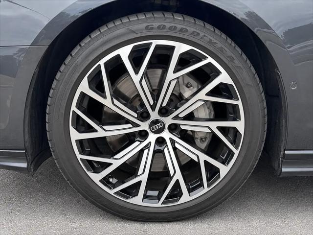 2022 Audi A8 L 55 TFSI quattro Tiptronic