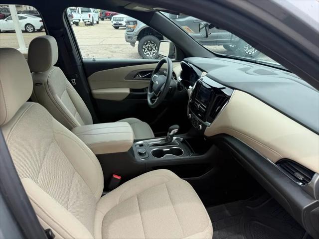 2023 Chevrolet Traverse AWD LS
