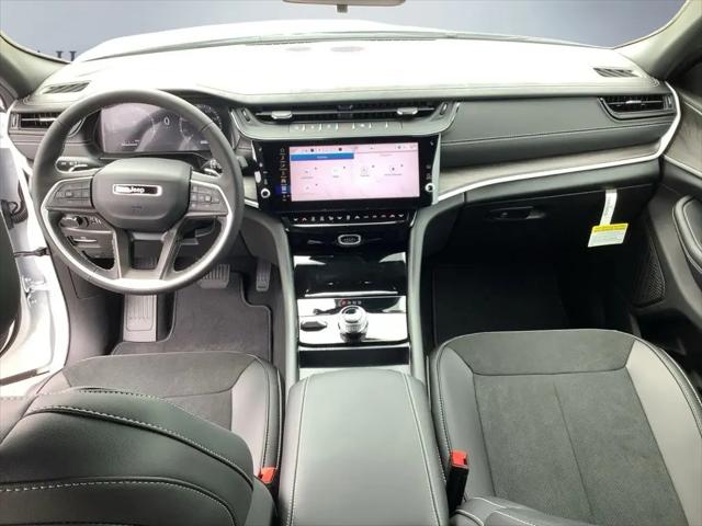 2026 Jeep Grand Cherokee L Altitude 4x4