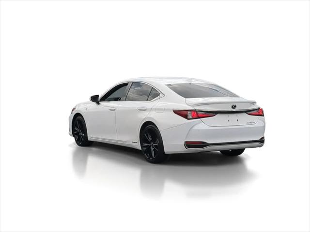 2022 Lexus ES 300h F SPORT