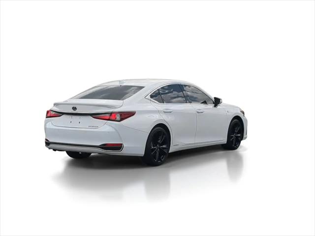 2022 Lexus ES 300h F SPORT