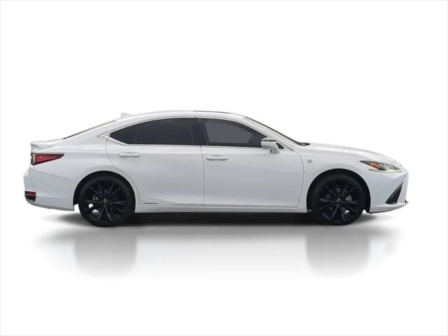 2022 Lexus ES 300h F SPORT