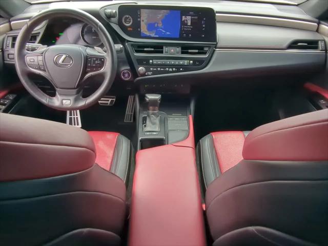 2022 Lexus ES 300h F SPORT