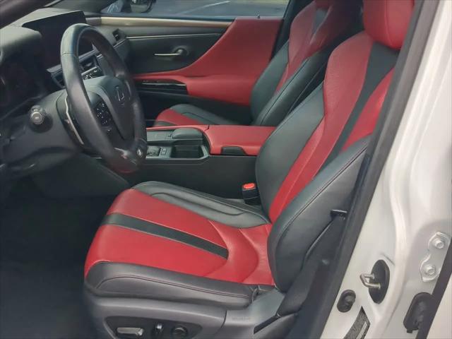 2022 Lexus ES 300h F SPORT
