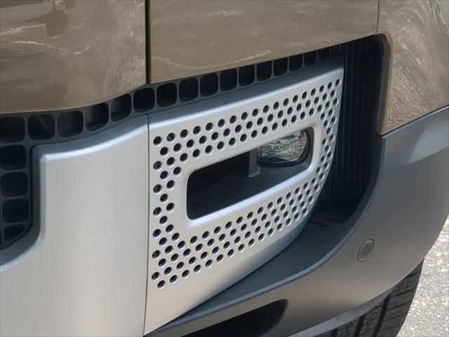 2025 Land Rover Defender 110 P400 S