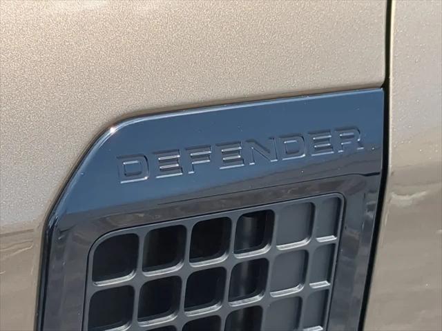 2025 Land Rover Defender 110 P400 S