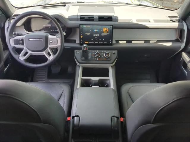2025 Land Rover Defender 110 P400 S