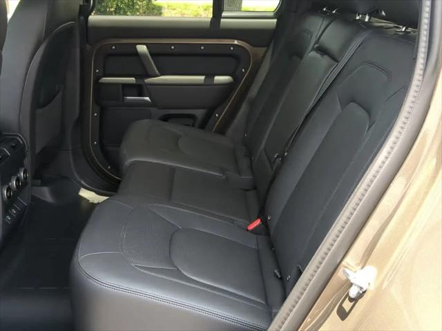 2025 Land Rover Defender 110 P400 S