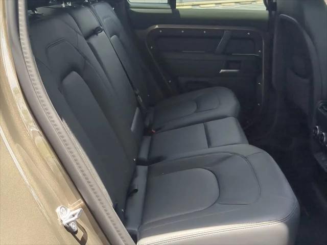 2025 Land Rover Defender 110 P400 S