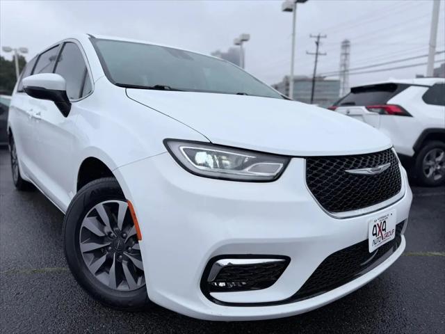 2023 Chrysler Pacifica Hybrid Touring L for sale in Vienna, VA