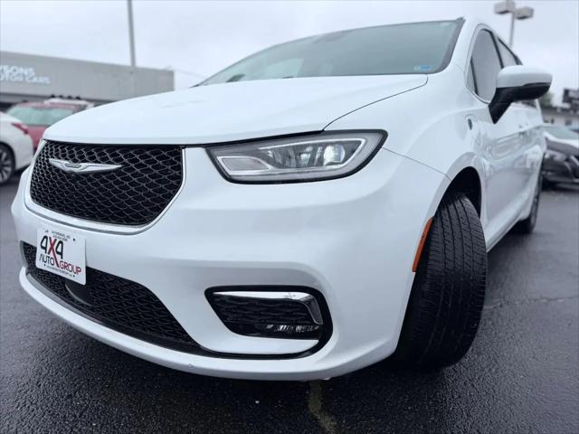 2023 Chrysler Pacifica Hybrid Touring L