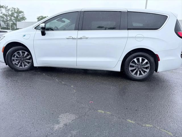 2023 Chrysler Pacifica Hybrid Touring L