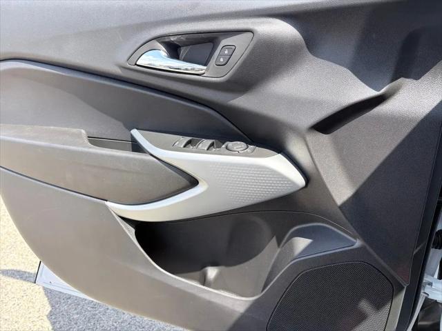 2025 Chevrolet Trax FWD LS