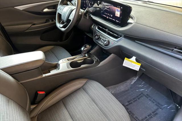 2025 Buick NV Preferred FWD