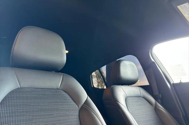 2025 Buick NV Preferred FWD