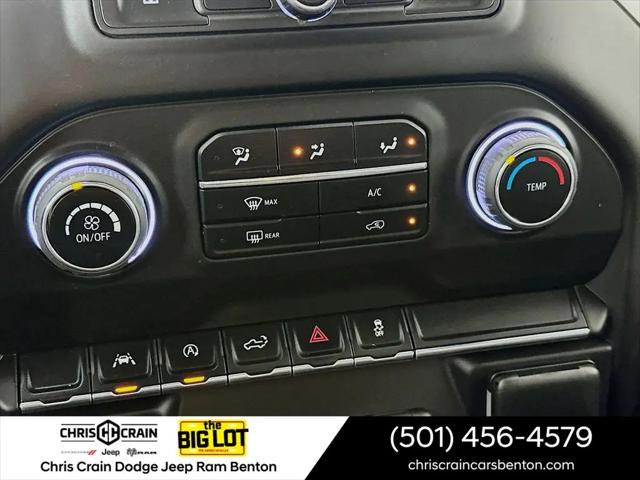 2023 Chevrolet Silverado 1500 4WD Crew Cab Standard Bed Custom