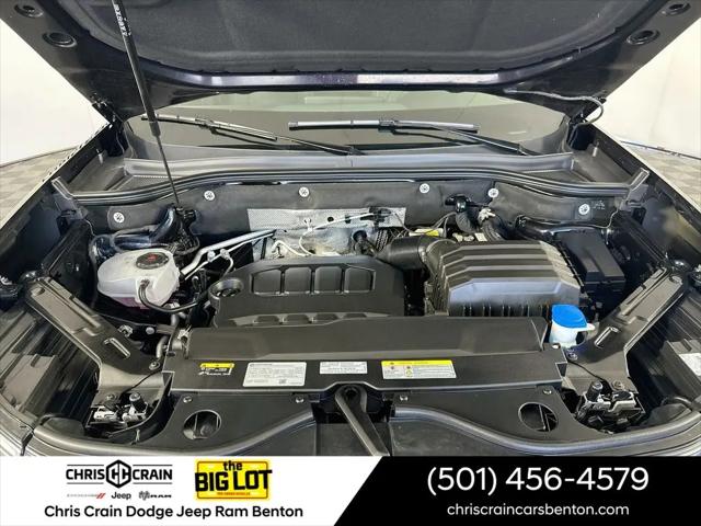 2025 Volkswagen Atlas 2.0T SE w/Technology