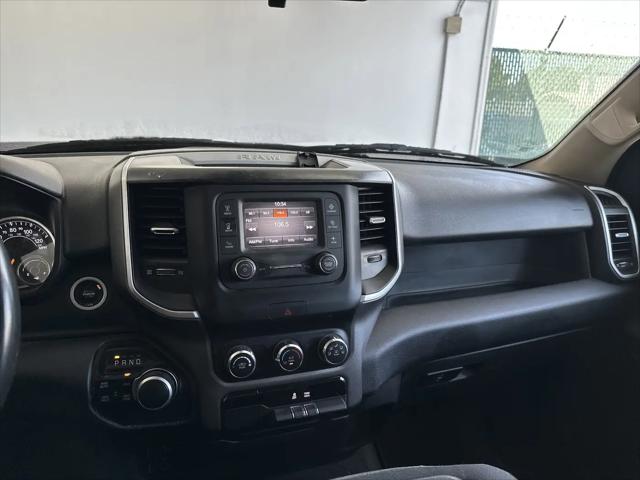 2020 Ram 1500 Big Horn Crew Cab 4x4 5'7" Box