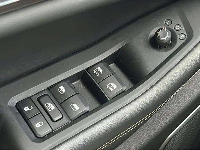 2022 Jeep Grand Cherokee L Laredo 4x2