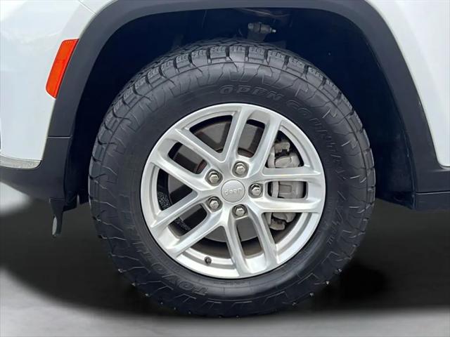 2022 Jeep Grand Cherokee L Laredo 4x2
