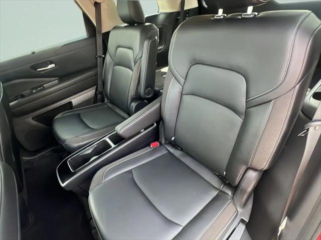 2022 Nissan Pathfinder SL 2WD
