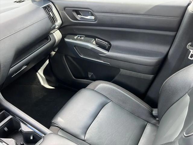 2022 Nissan Pathfinder SL 2WD
