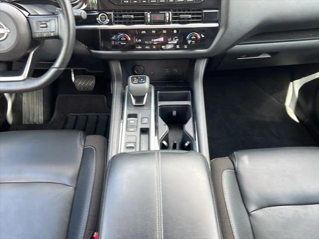 2022 Nissan Pathfinder SL 2WD