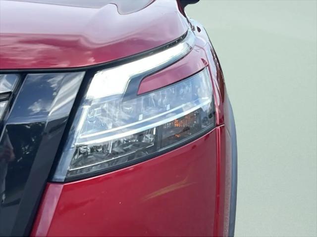 2022 Nissan Pathfinder SL 2WD