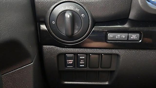2023 Nissan Titan Crew Cab SV 4x2