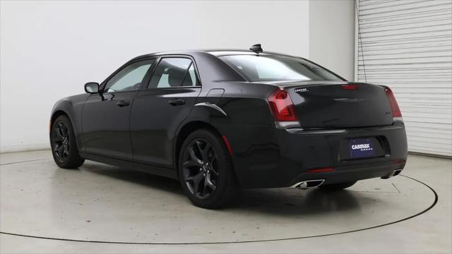 2021 Chrysler 300 Touring